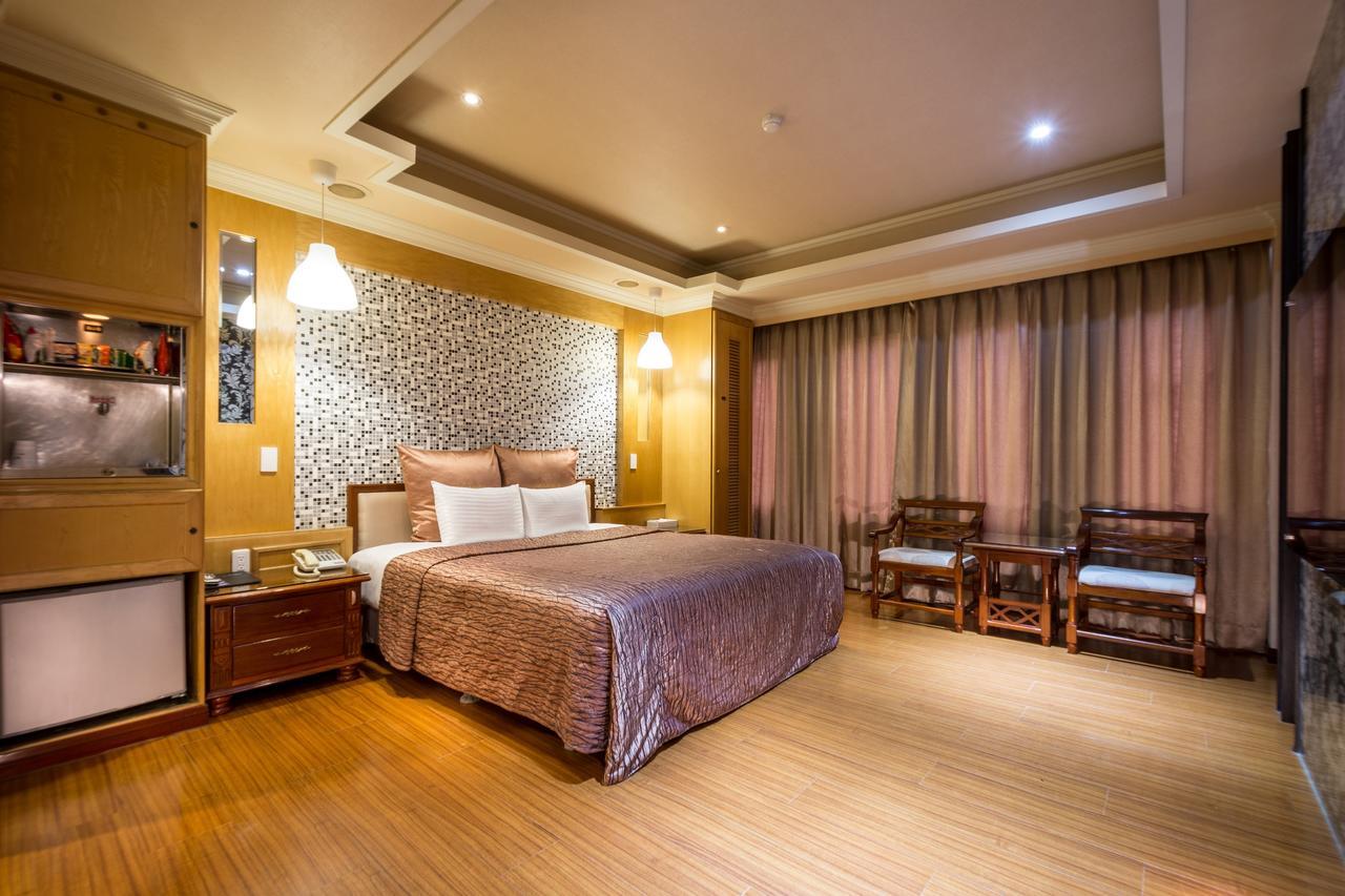 Ching Ching Motel Sanxia Buitenkant foto